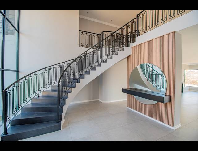 4 BEDROOM GATED ESTATE FOR SALE IN WATERLAKE FARM LIFESTYLE ESTATE